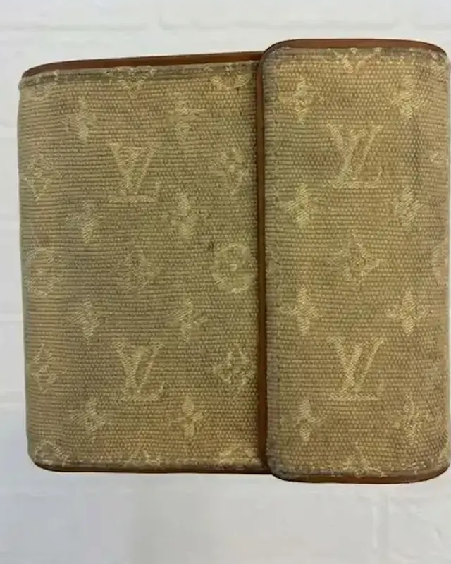 LOUIS VUITTON モノグラム・ミニ 三つ折り財布 汚れ・色あせ補修(施工前)